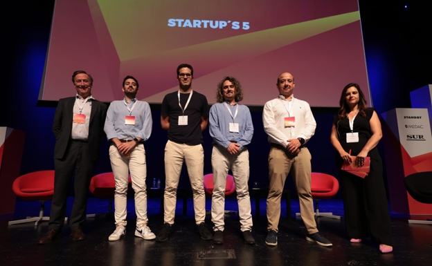 Los CEO de las cinco startups presentadas, junto a Nuria Triguero. / FOTO: SALVADOR SALAS